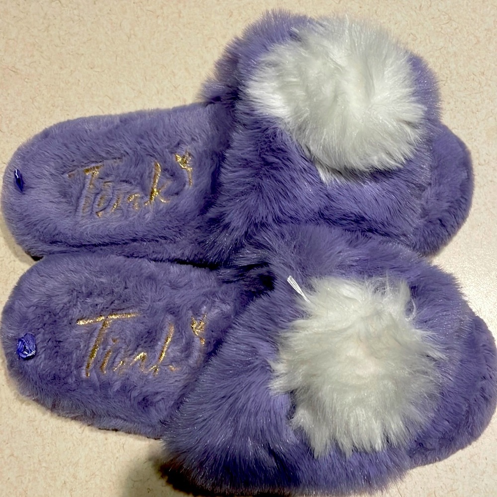 Purple Tinkerbell slippers from MK 🧚‍♀️🧚🧚‍♂️